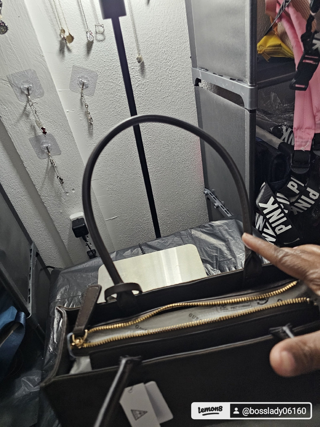 GUESS PURSE